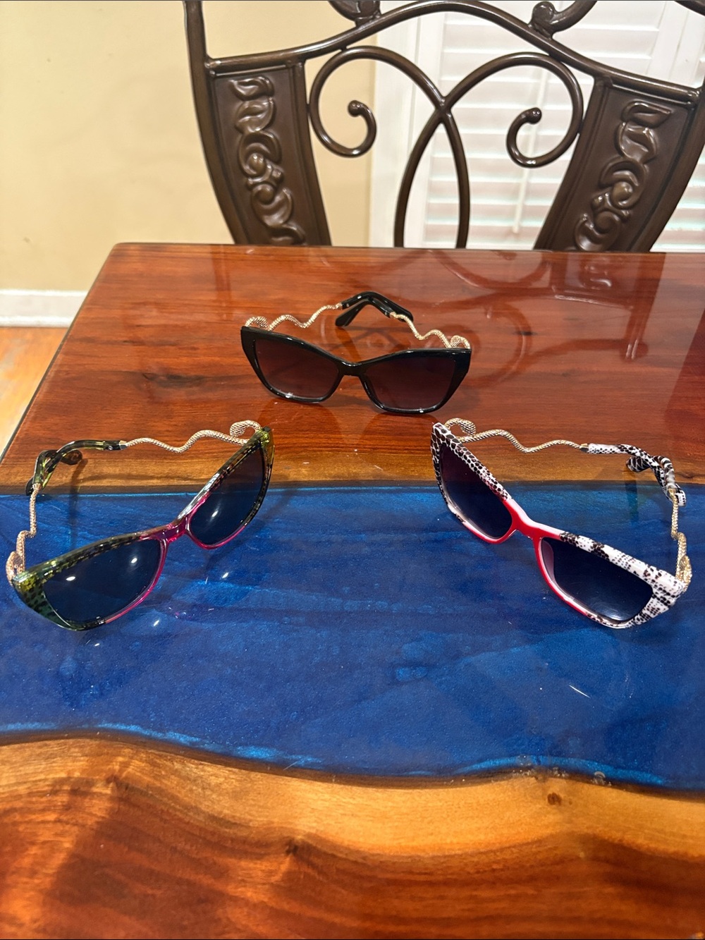 Women's Cat-Eye Sunglasses with Chain - Black